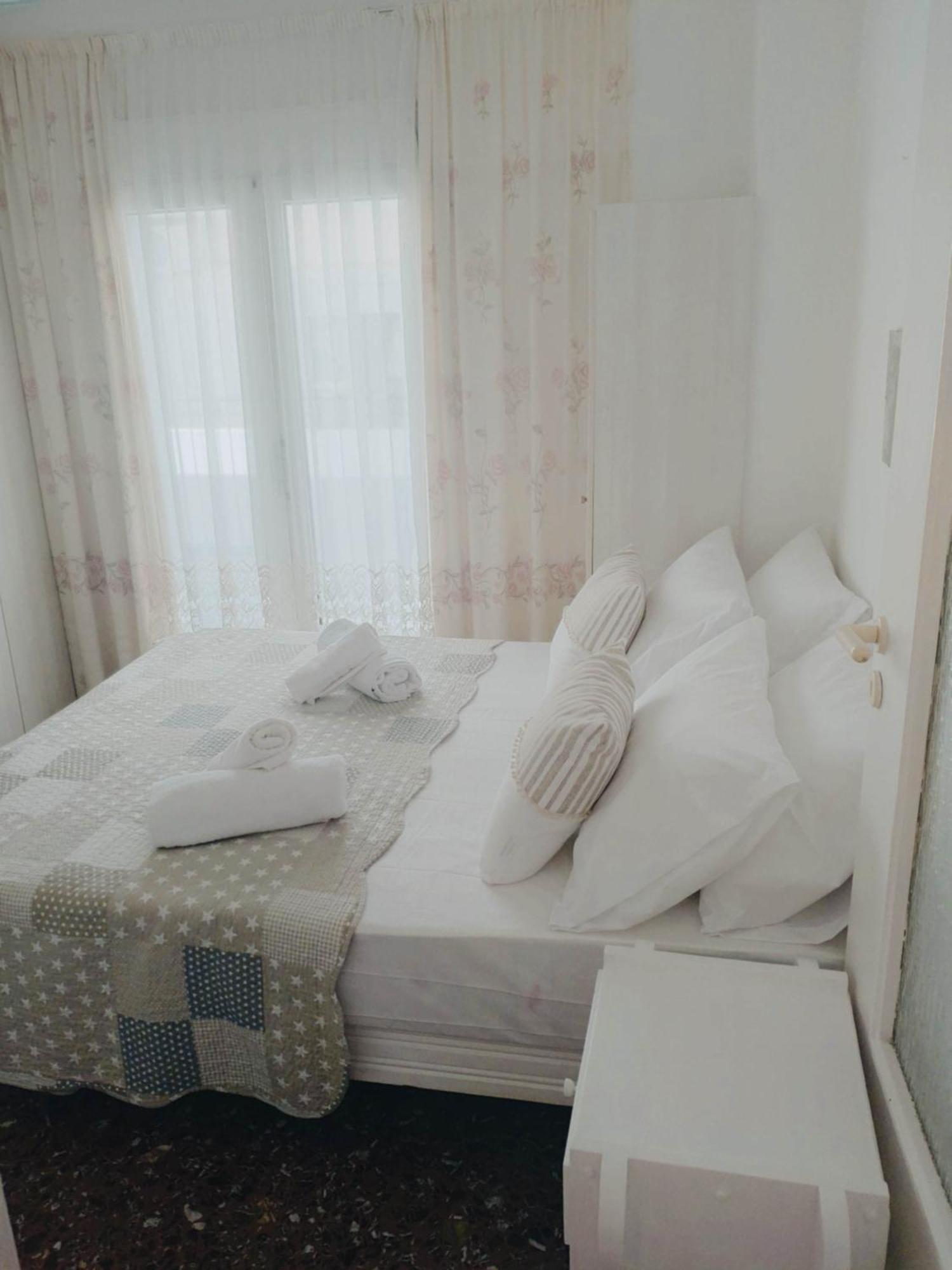 Sunny Central New Classic House Heraklion  ภายนอก รูปภาพ
